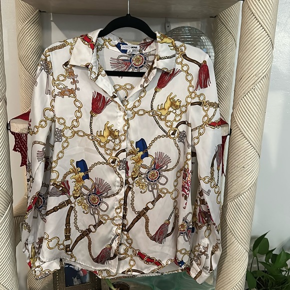 Fashion Nova Tops - Long sleeve gold and white chain print button down